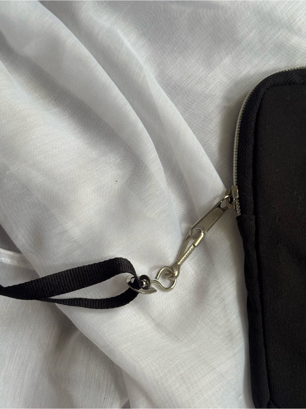 Tech Travel Bag - Picture 3 of 5